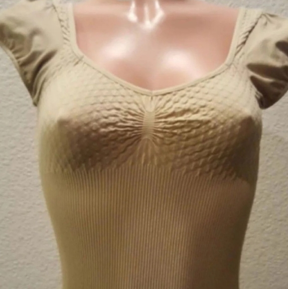 Fitted Top - Picture 5 of 8